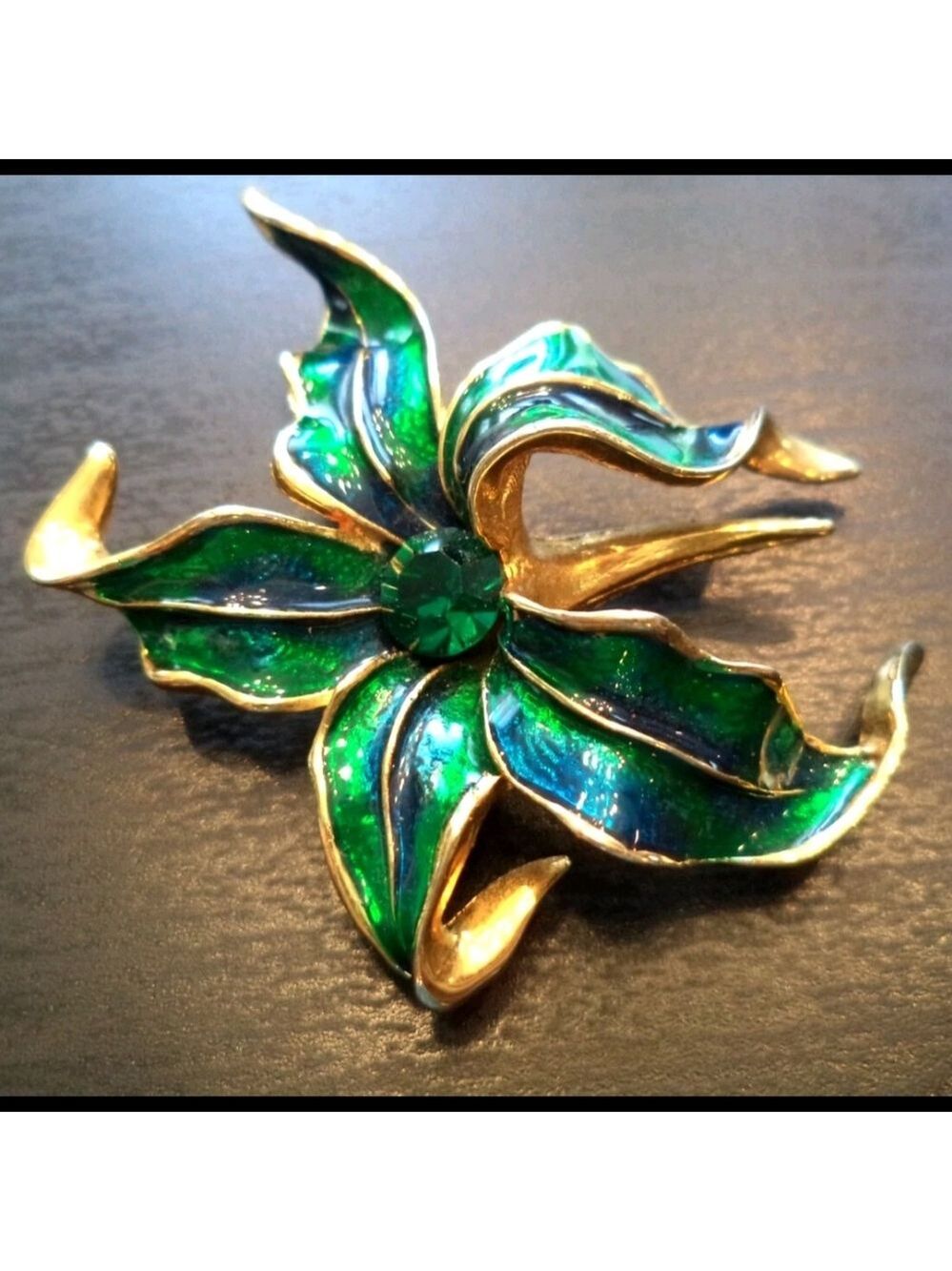 STUNNING VINTAGE ESTATE ENAMELED FLOWER RHINESTONE 2 1/4" BROOCH